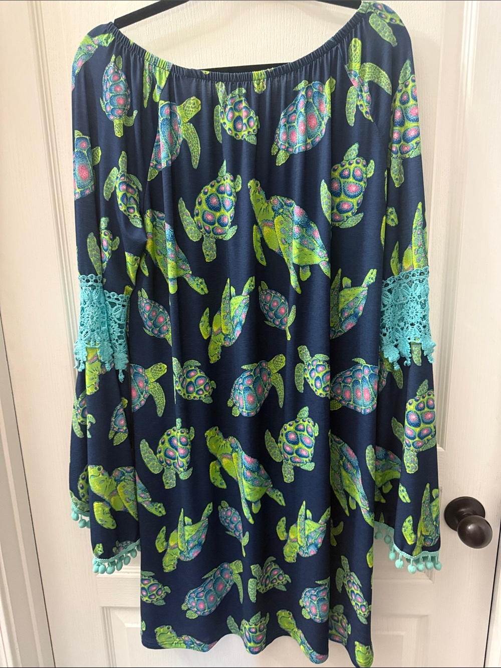 Women’s SS XL Navy Sea Turtle Print Off-Shoulder Skirt with Aqua Lace Trim - Picture 3 of 3
